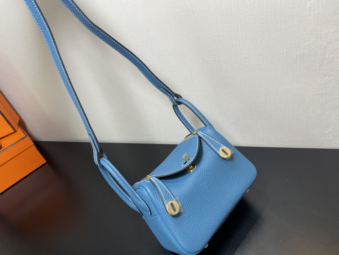 [TOP] HERMES Mini Lindy Taurillon Clemence Leather 19 CM - Bleu Jean & GHW/SHW