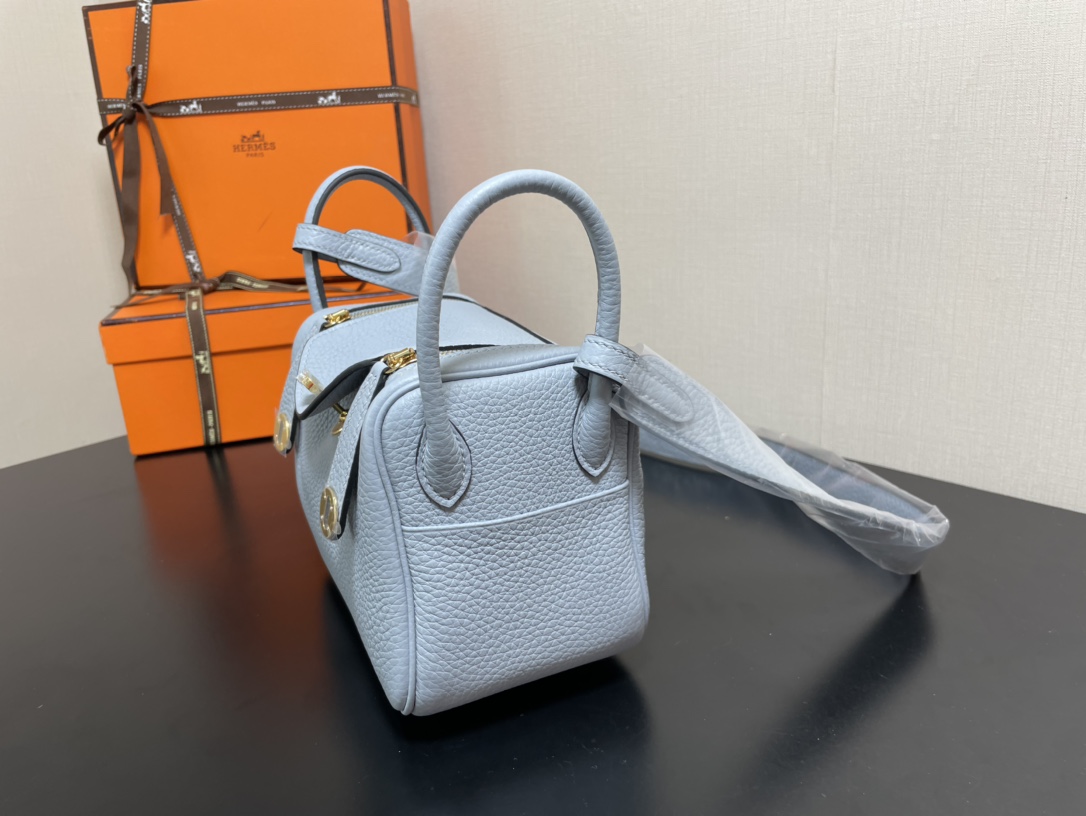 [TOP] HERMES Mini Lindy Taurillon Clemence Leather 19 CM - Bleu Glacier & GHW/SHW