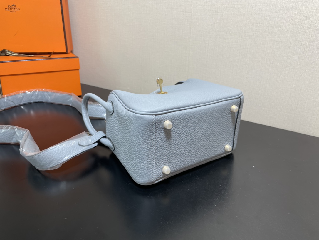 [TOP] HERMES Mini Lindy Taurillon Clemence Leather 19 CM - Bleu Glacier & GHW/SHW