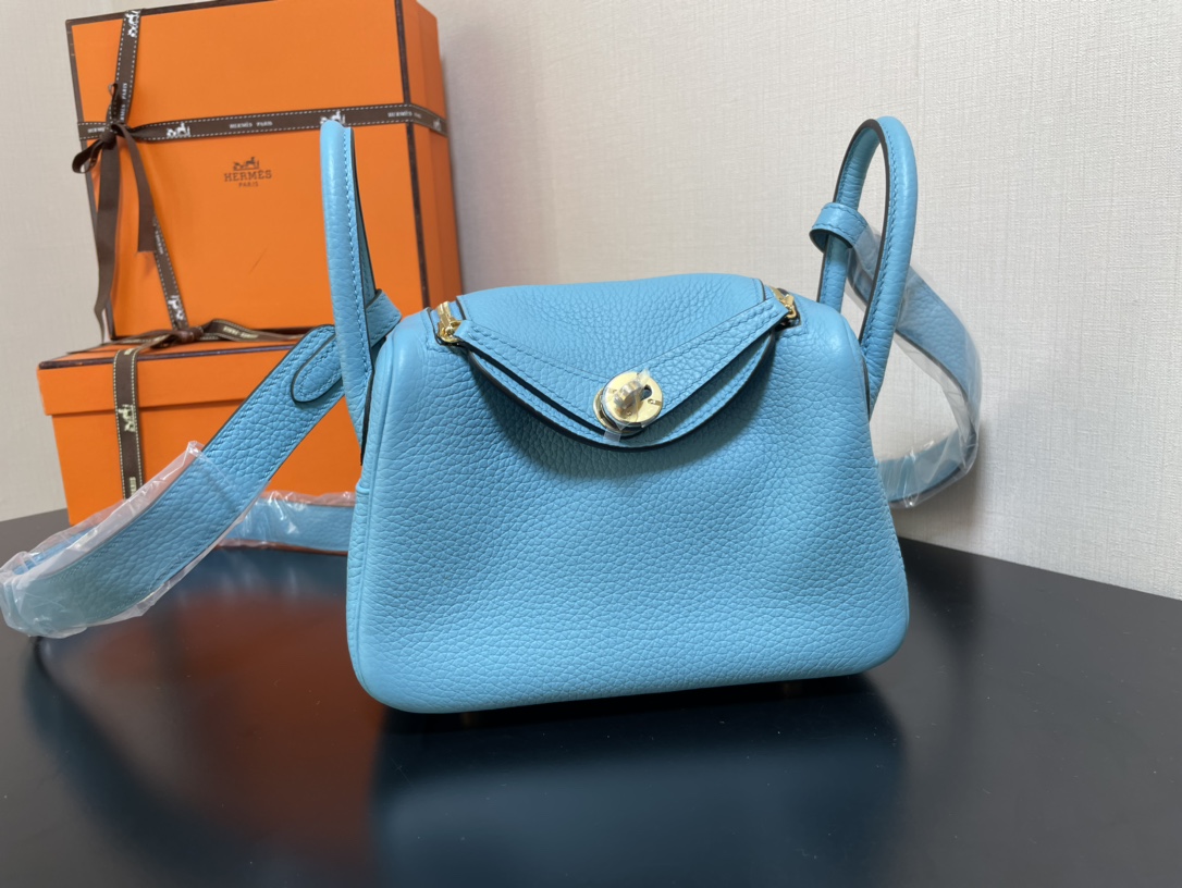 [TOP] HERMES Mini Lindy Taurillon Clemence Leather 19 CM - Bleu Du Nord & GHW/SHW
