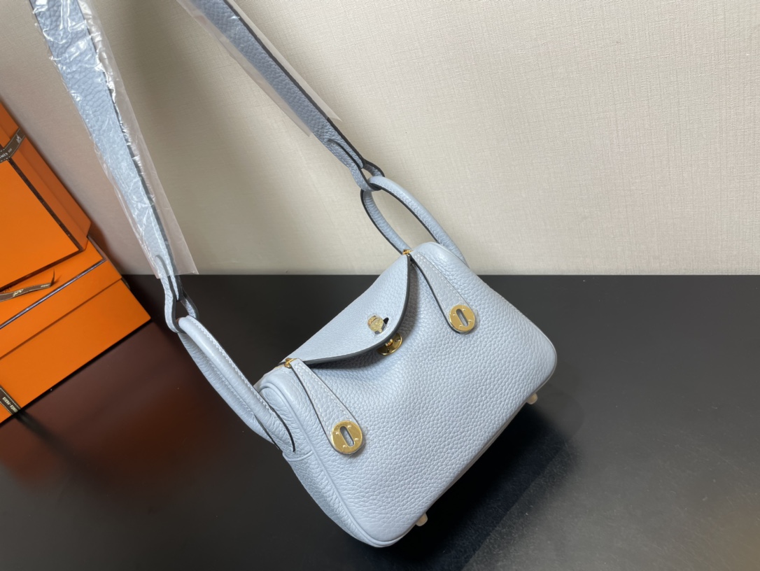 [TOP] HERMES Mini Lindy Taurillon Clemence Leather 19 CM - Bleu Glacier & GHW/SHW