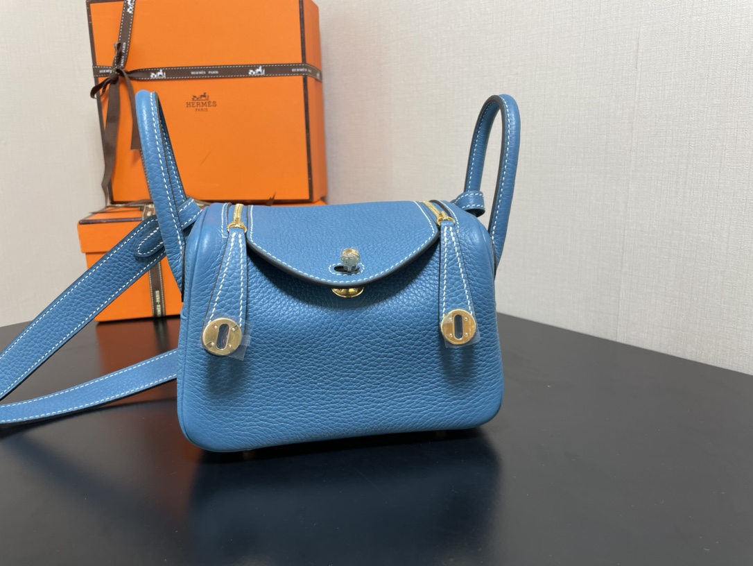 [TOP] HERMES Mini Lindy Taurillon Clemence Leather 19 CM - Bleu Jean & GHW/SHW