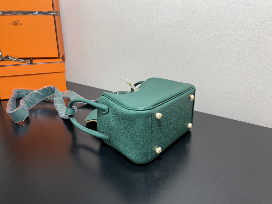 [TOP] HERMES Mini Lindy Taurillon Clemence Leather 19 CM - Malachite & GHW/SHW