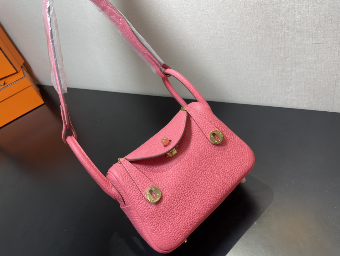 [TOP] HERMES Mini Lindy Taurillon Clemence Leather 19 CM - Rose Lipstick & GHW/SHW