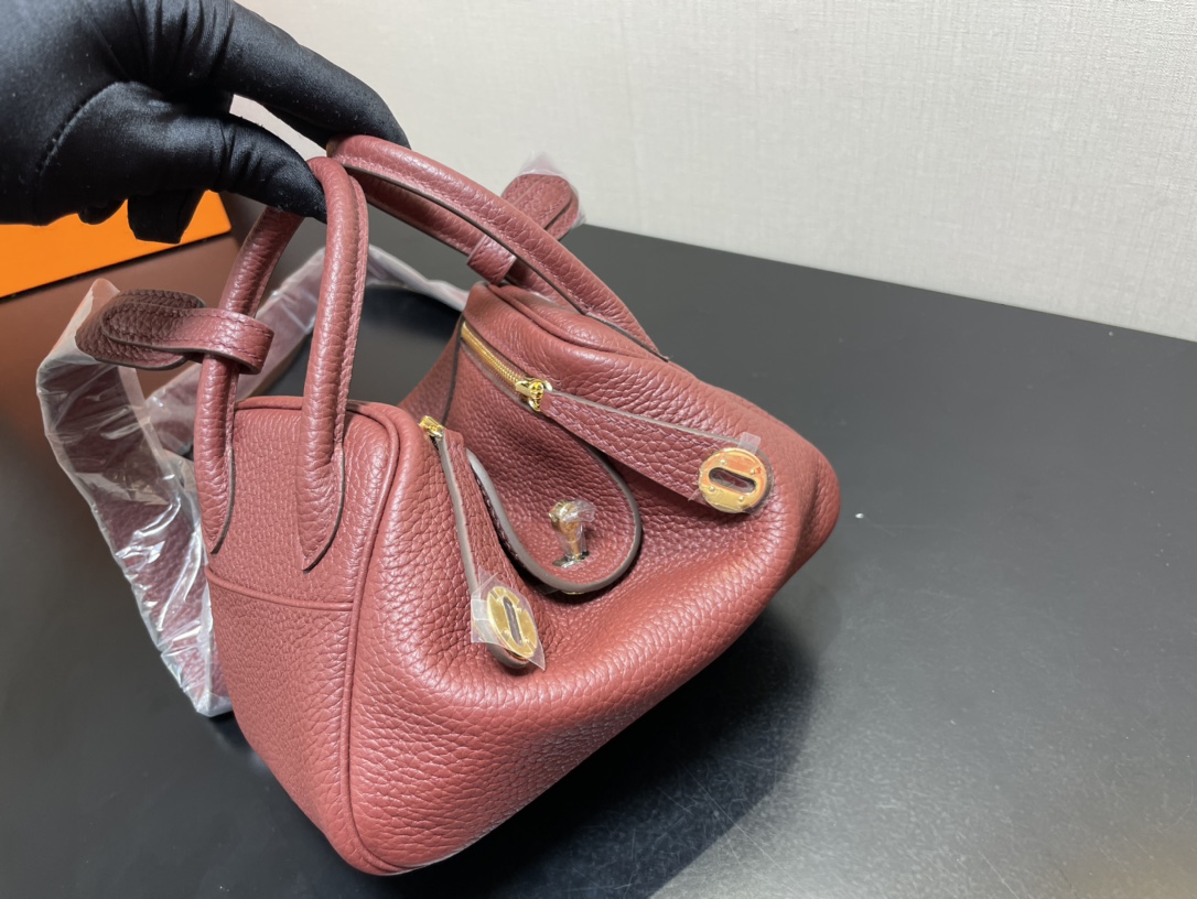 [TOP] HERMES Mini Lindy Taurillon Clemence Leather 19 CM - Bourgogne & GHW/SHW