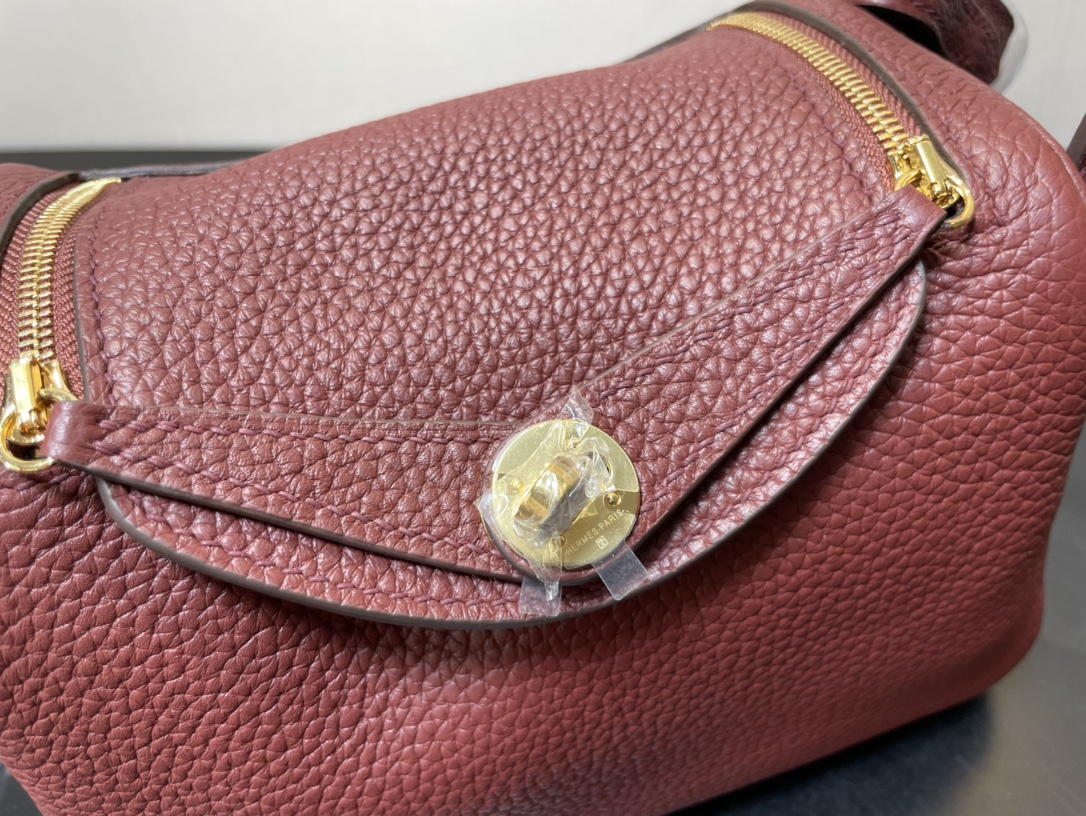 [TOP] HERMES Mini Lindy Taurillon Clemence Leather 19 CM - Bourgogne & GHW/SHW
