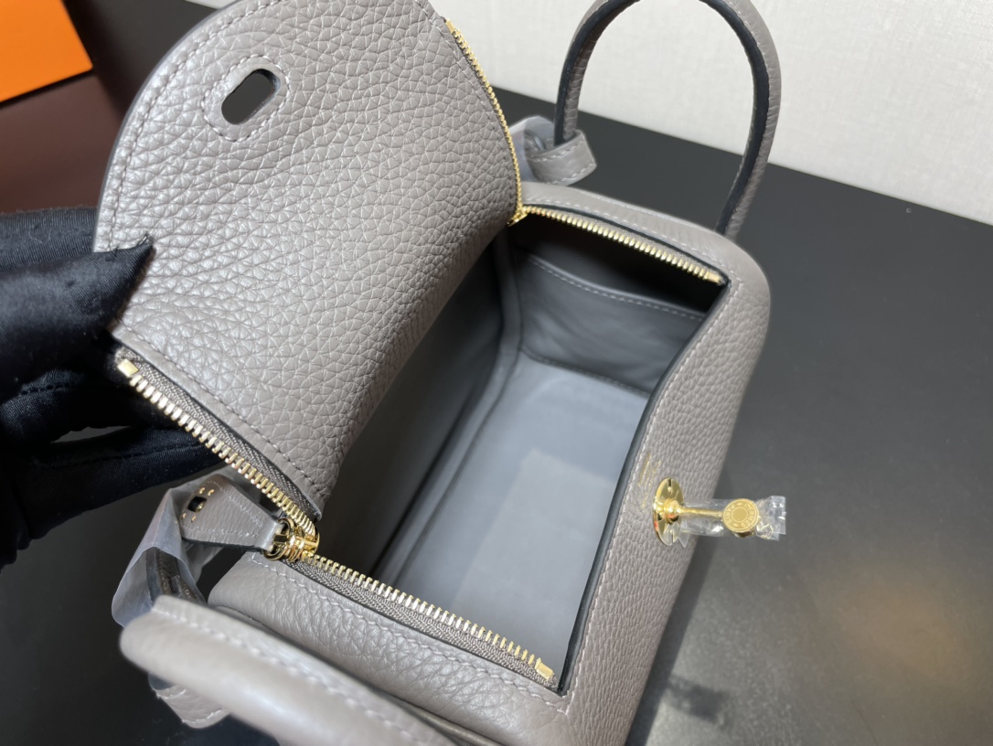 [TOP] HERMES Mini Lindy Taurillon Clemence Leather 19 CM - Etain & GHW/SHW