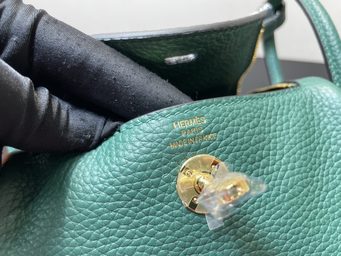 [TOP] HERMES Mini Lindy Taurillon Clemence Leather 19 CM - Malachite & GHW/SHW