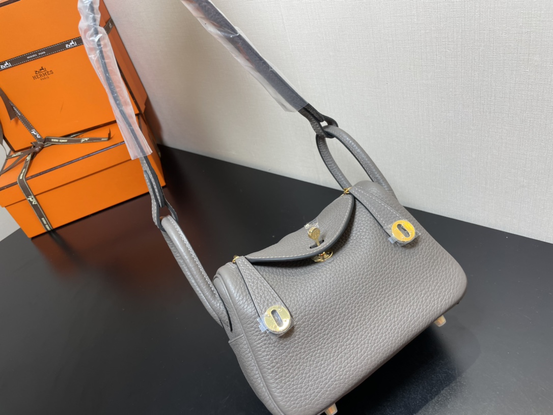 [TOP] HERMES Mini Lindy Taurillon Clemence Leather 19 CM - Etain & GHW/SHW