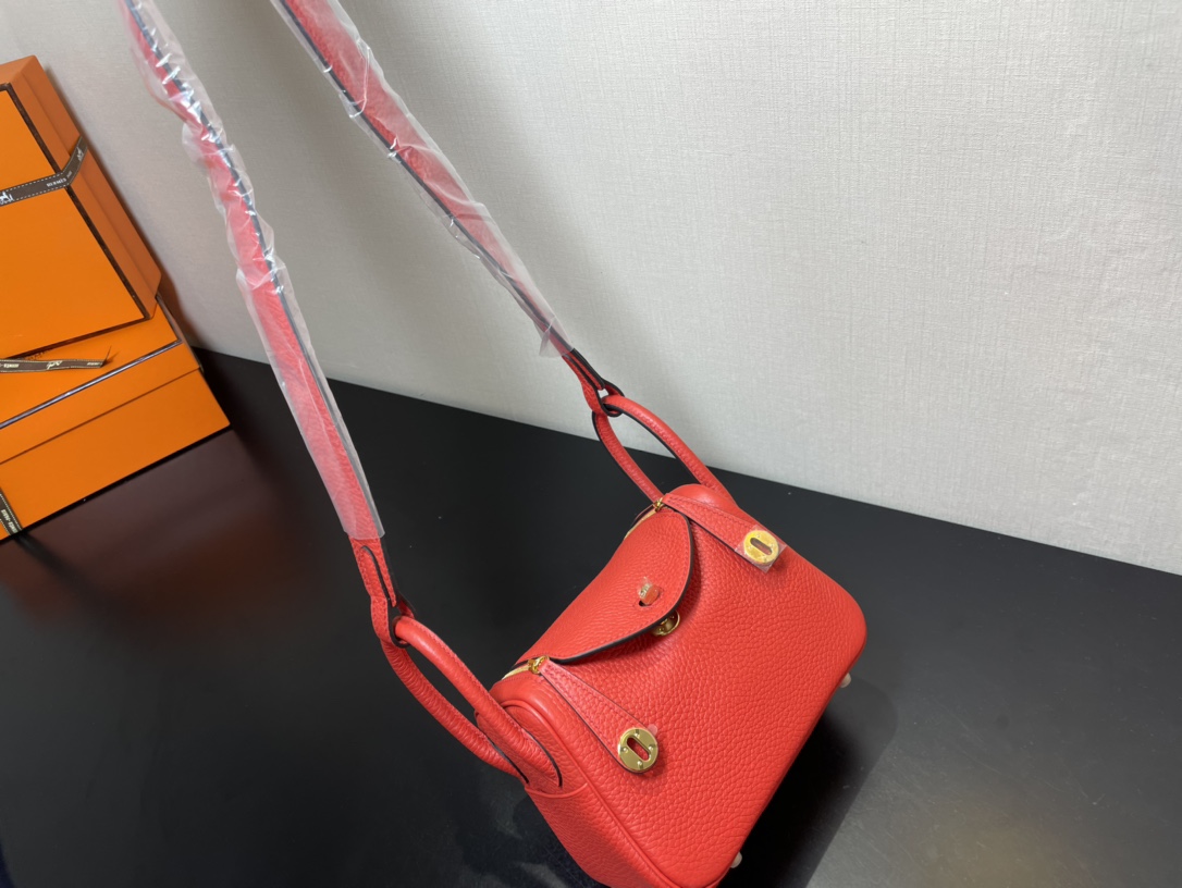 [TOP] HERMES Mini Lindy Taurillon Clemence Leather 19/26/30 CM - Rouge de Coeur & GHW/SHW