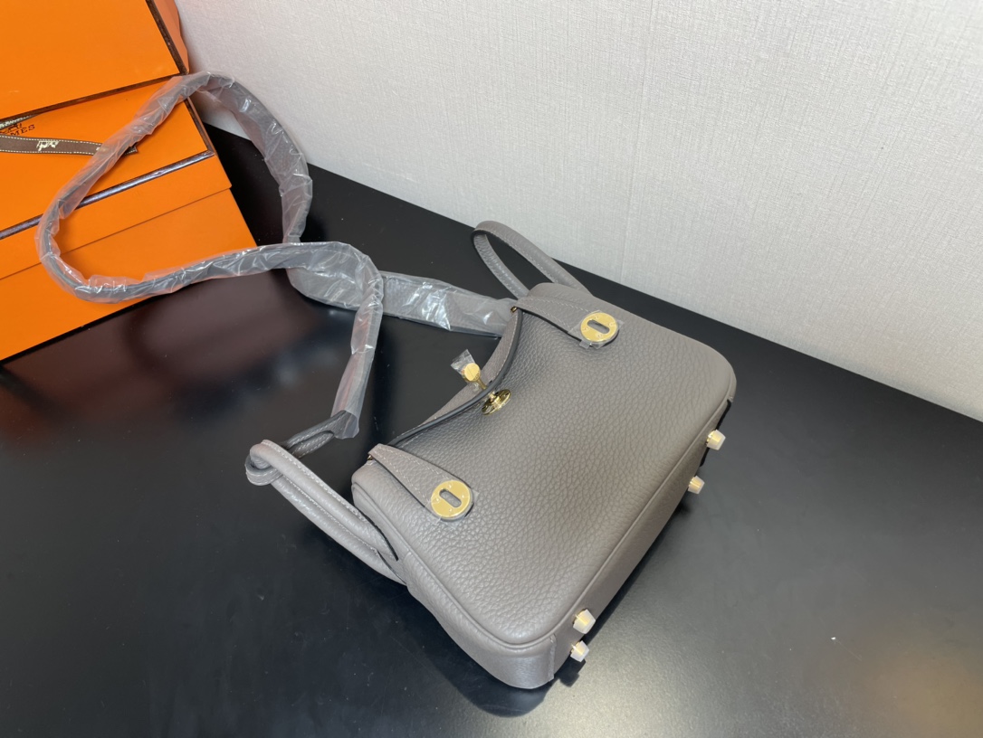 [TOP] HERMES Mini Lindy Taurillon Clemence Leather 19 CM - Etain & GHW/SHW