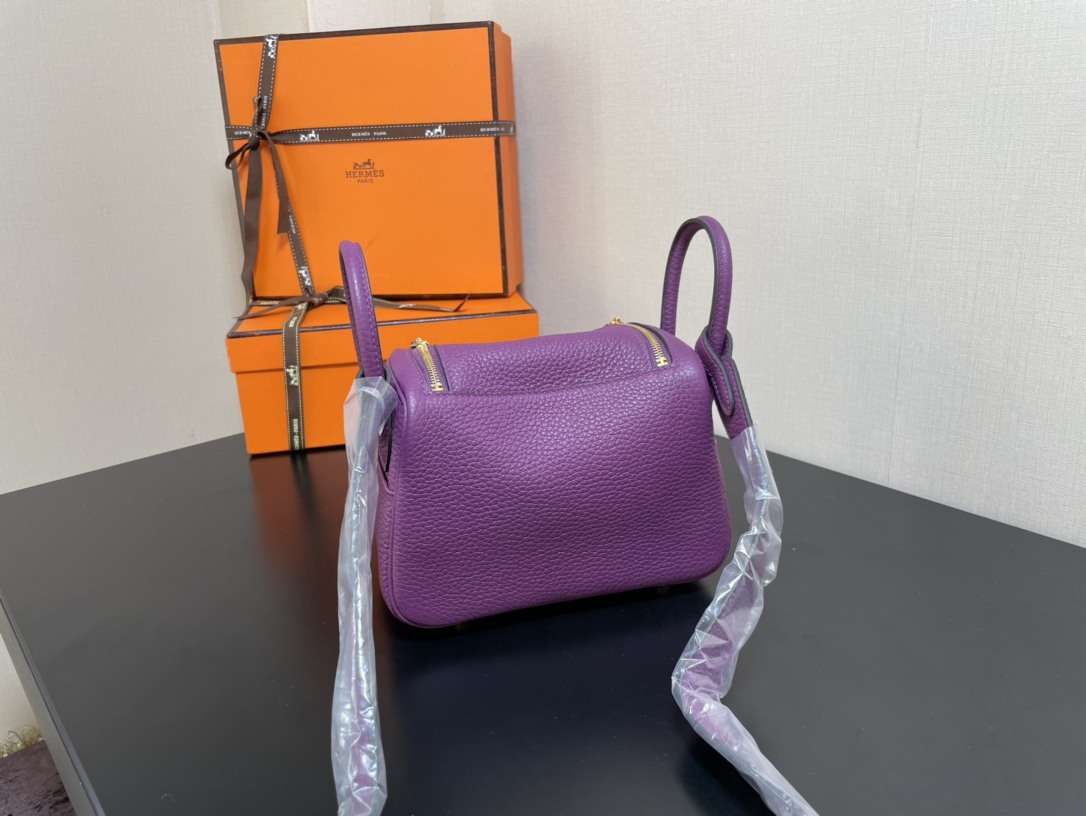 [TOP] HERMES Mini Lindy Taurillon Clemence Leather 19 CM - Anemone & GHW/SHW
