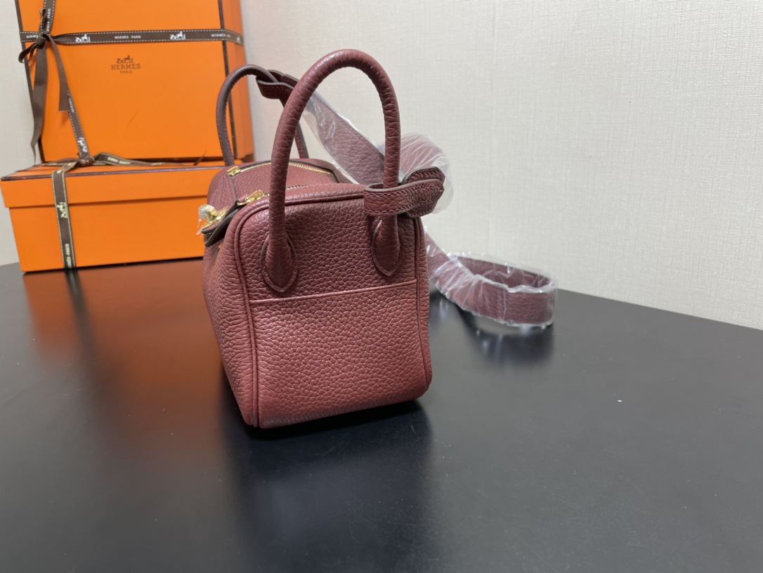 [TOP] HERMES Mini Lindy Taurillon Clemence Leather 19 CM - Bourgogne & GHW/SHW