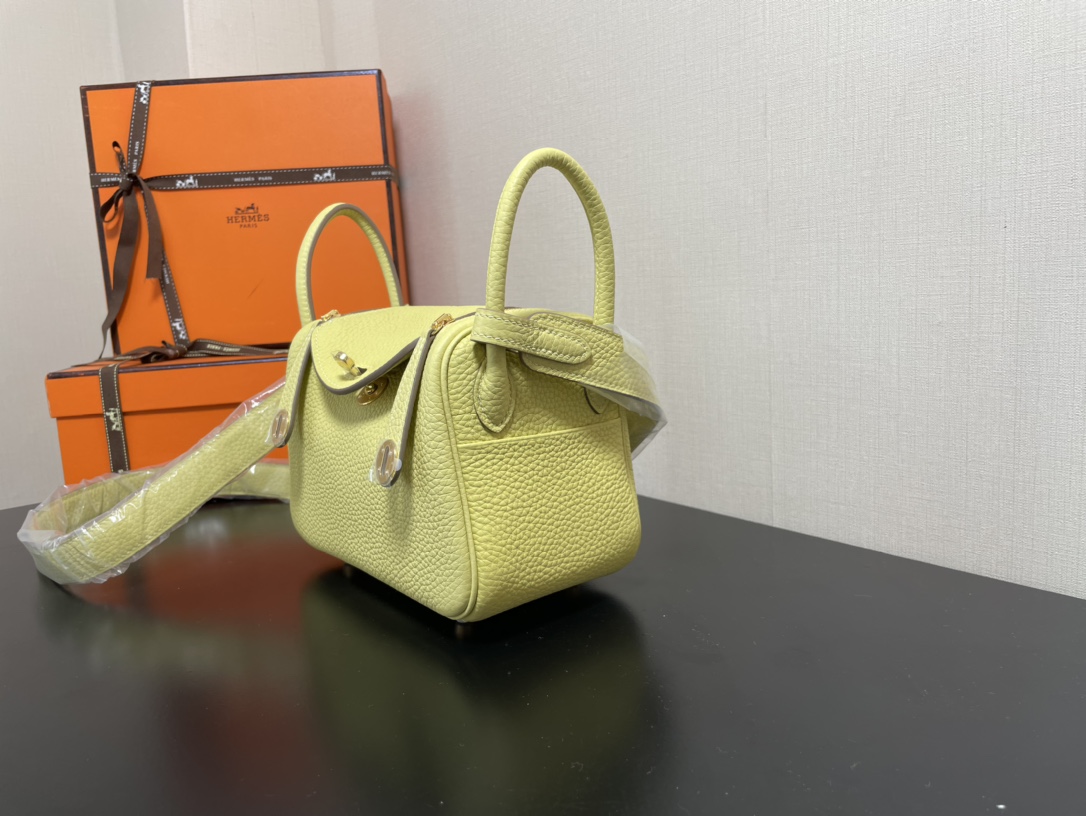 [TOP] HERMES Mini Lindy Taurillon Clemence Leather 19 CM - Jaune Poussin & GHW/SHW