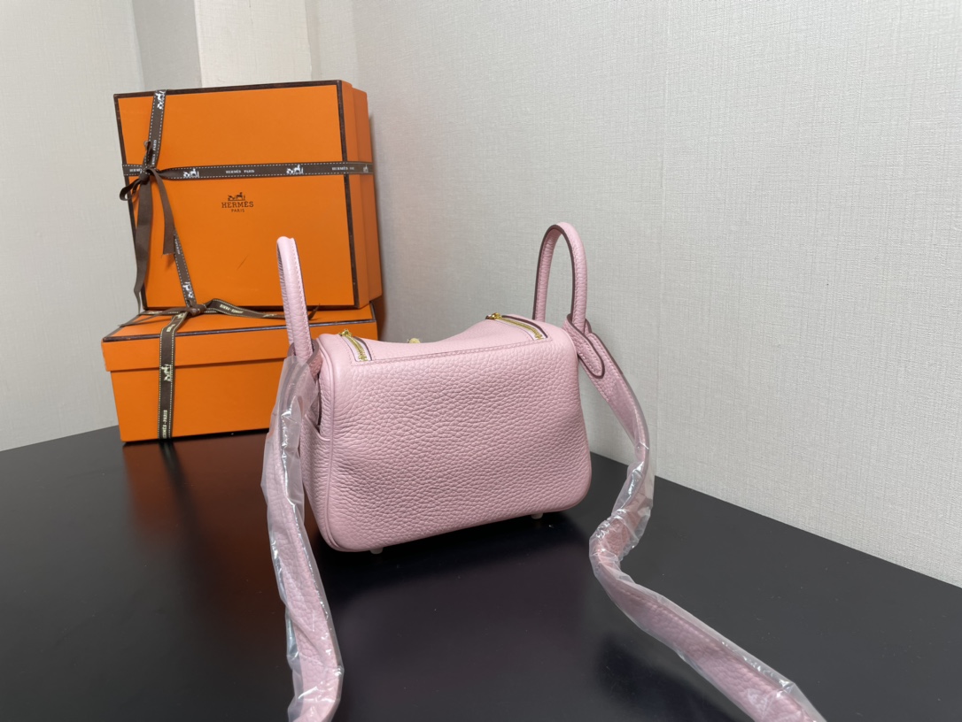 [TOP] HERMES Mini Lindy Taurillon Clemence Leather 19 CM - Rose Sakura& GHW/SHW