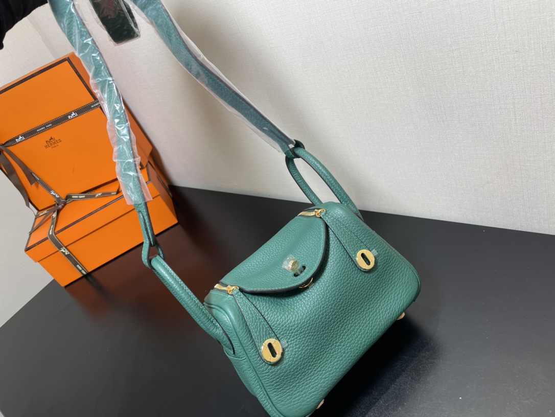 [TOP] HERMES Mini Lindy Taurillon Clemence Leather 19 CM - Malachite & GHW/SHW