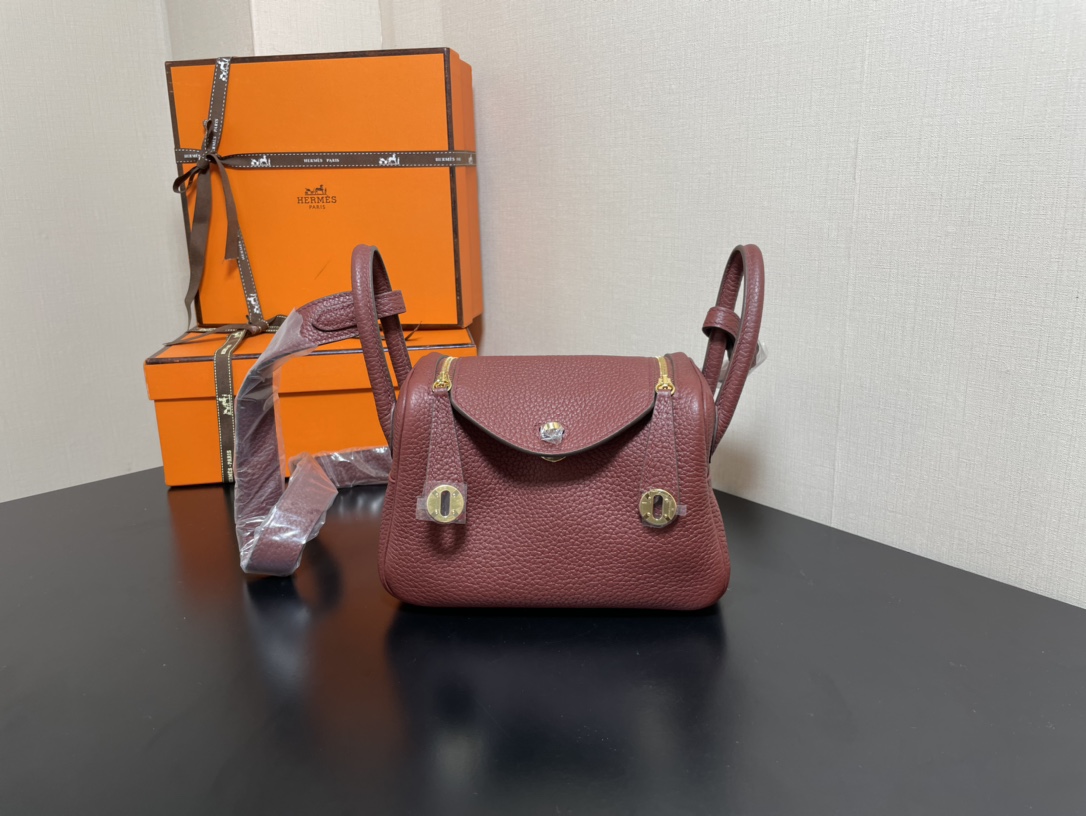 [TOP] HERMES Mini Lindy Taurillon Clemence Leather 19 CM - Bourgogne & GHW/SHW