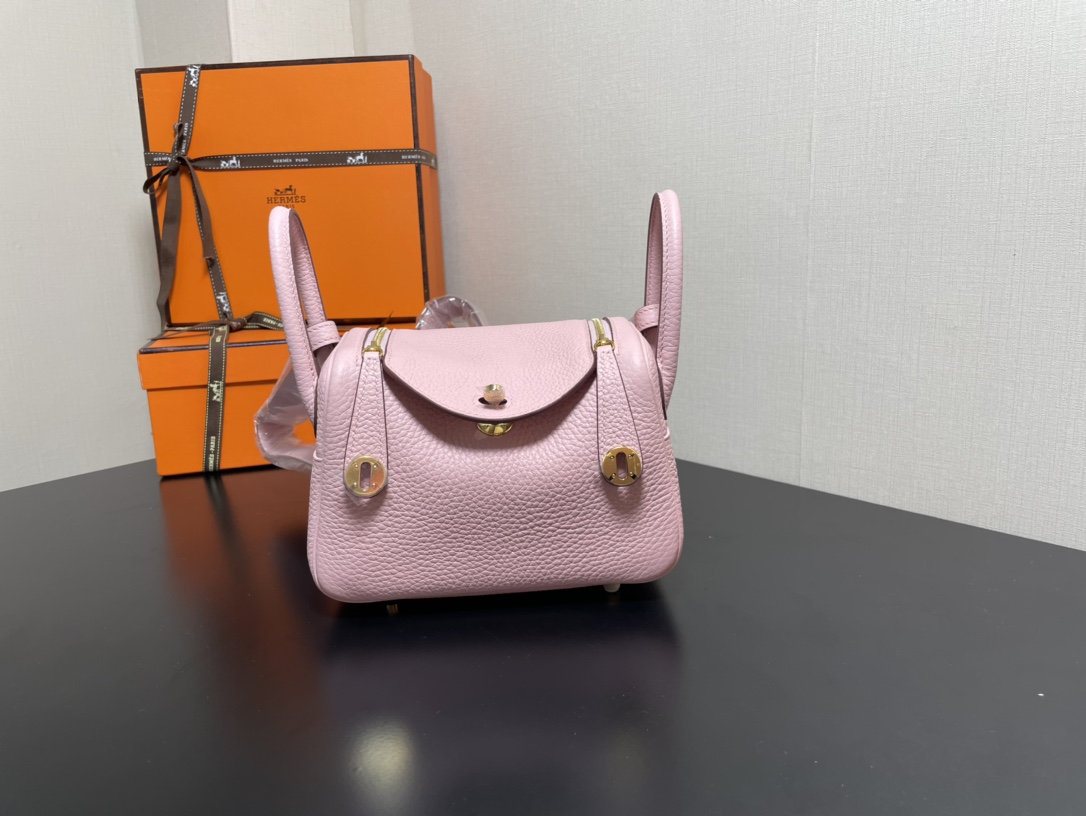 [TOP] HERMES Mini Lindy Taurillon Clemence Leather 19 CM - Rose Sakura& GHW/SHW