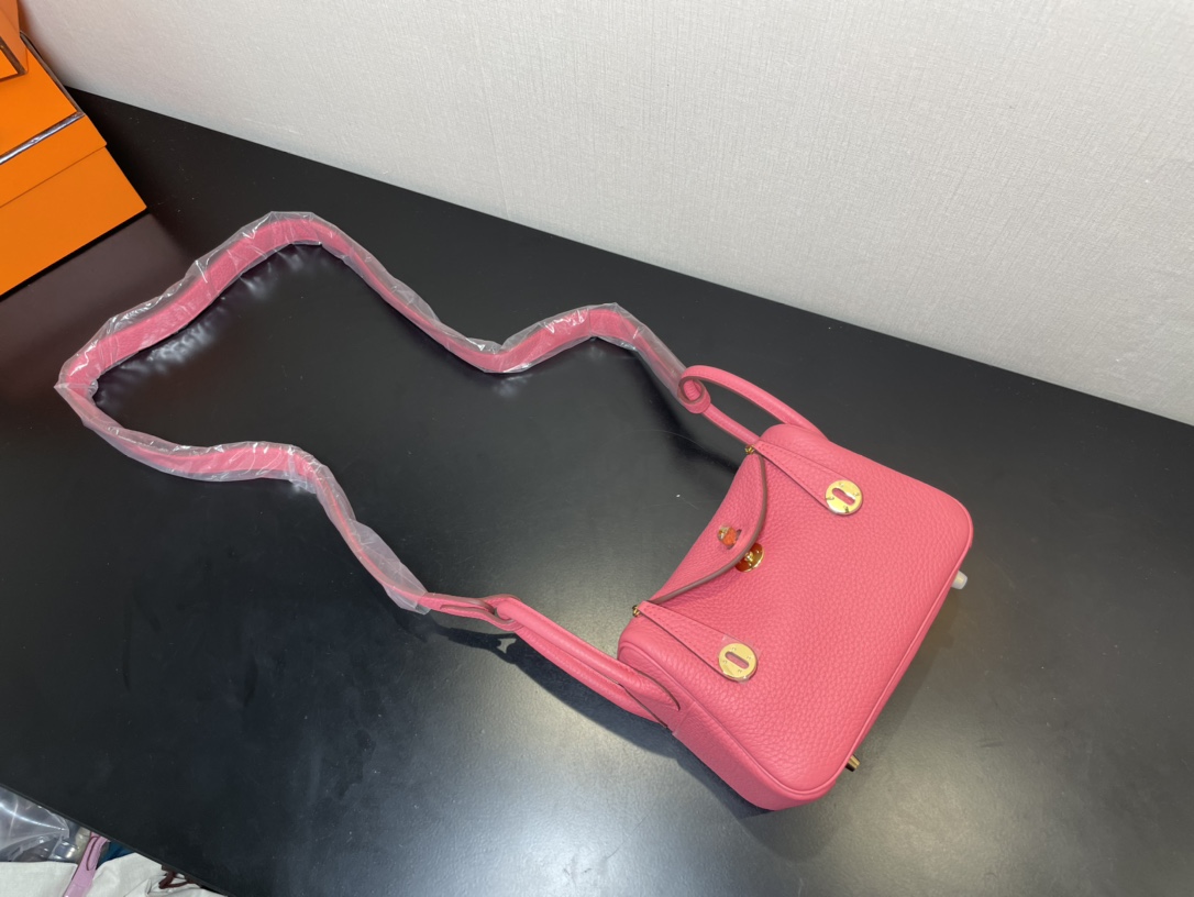 [TOP] HERMES Mini Lindy Taurillon Clemence Leather 19 CM - Rose Lipstick & GHW/SHW