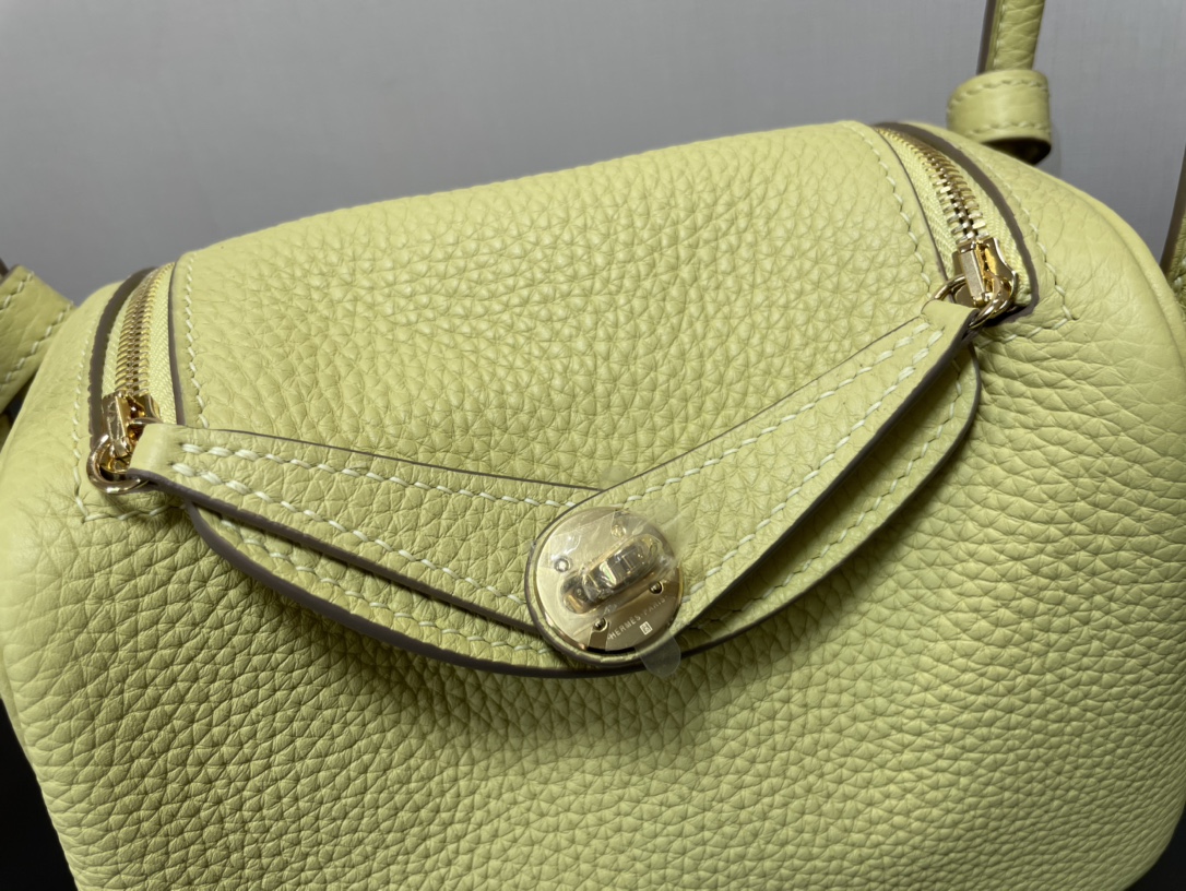 [TOP] HERMES Mini Lindy Taurillon Clemence Leather 19 CM - Jaune Poussin & GHW/SHW