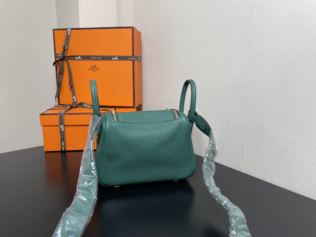 [TOP] HERMES Mini Lindy Taurillon Clemence Leather 19 CM - Malachite & GHW/SHW