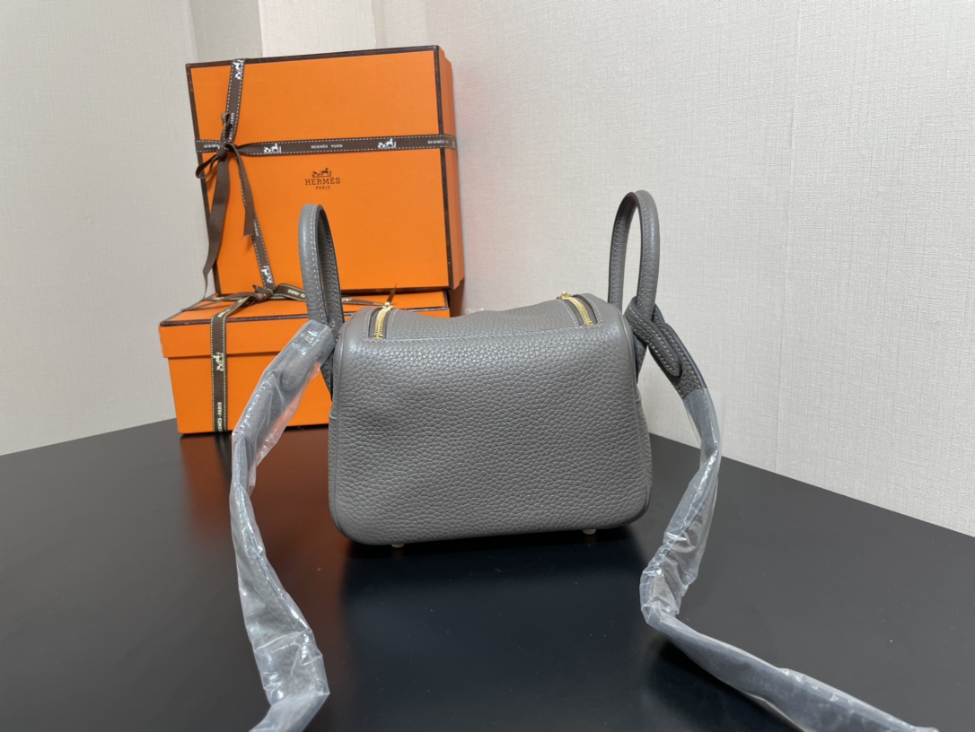 [TOP] HERMES Mini Lindy Taurillon Clemence Leather 19 CM - Etain & GHW/SHW