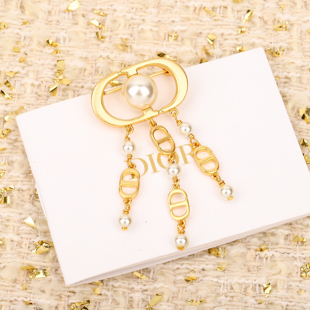 [TOP] Christian Dior 30 Montaigne Jolie brooch