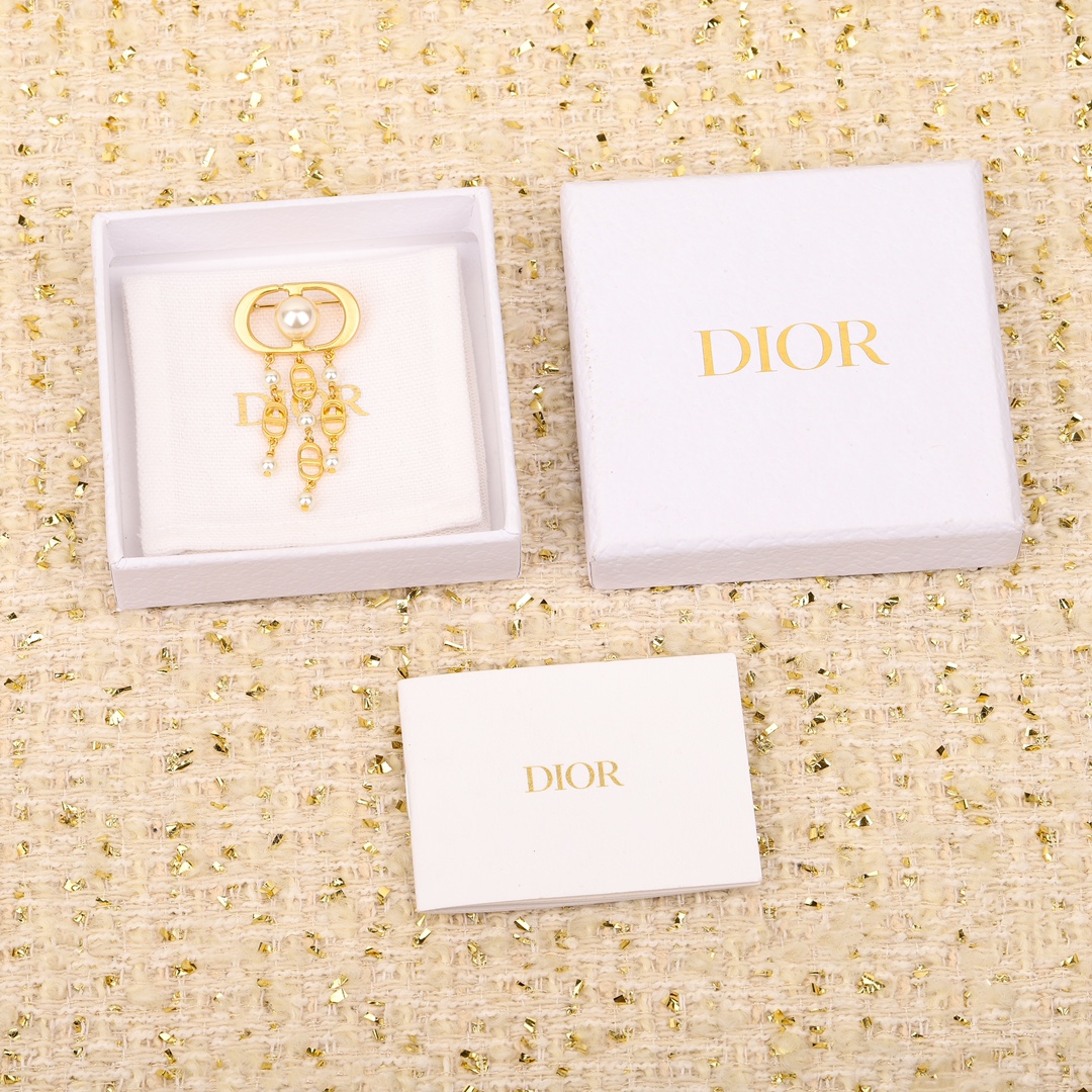 [TOP] Christian Dior 30 Montaigne Jolie brooch
