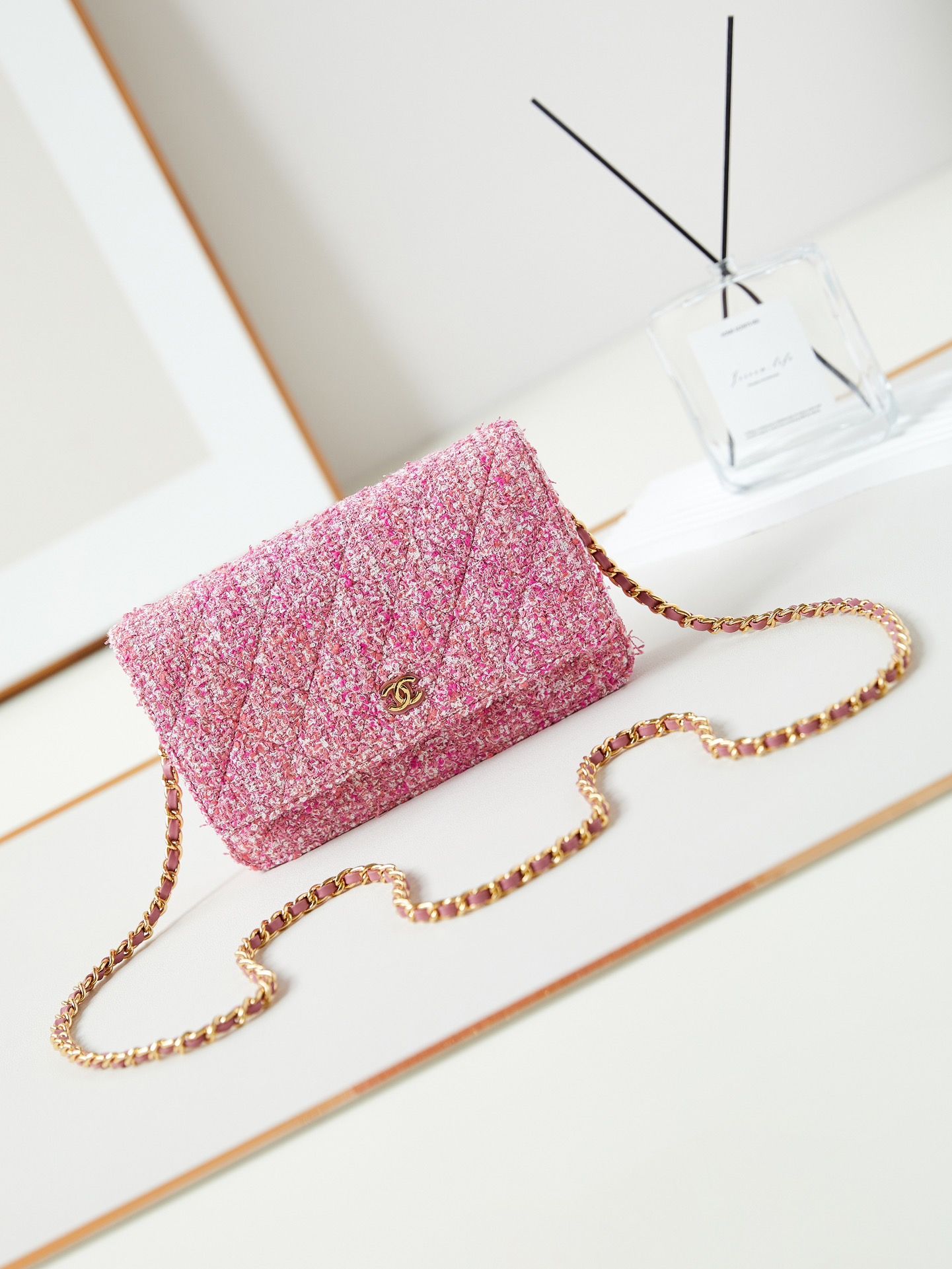 [TOP] CHANEL Woolen WOC Bag 12x19x3cm - Pink