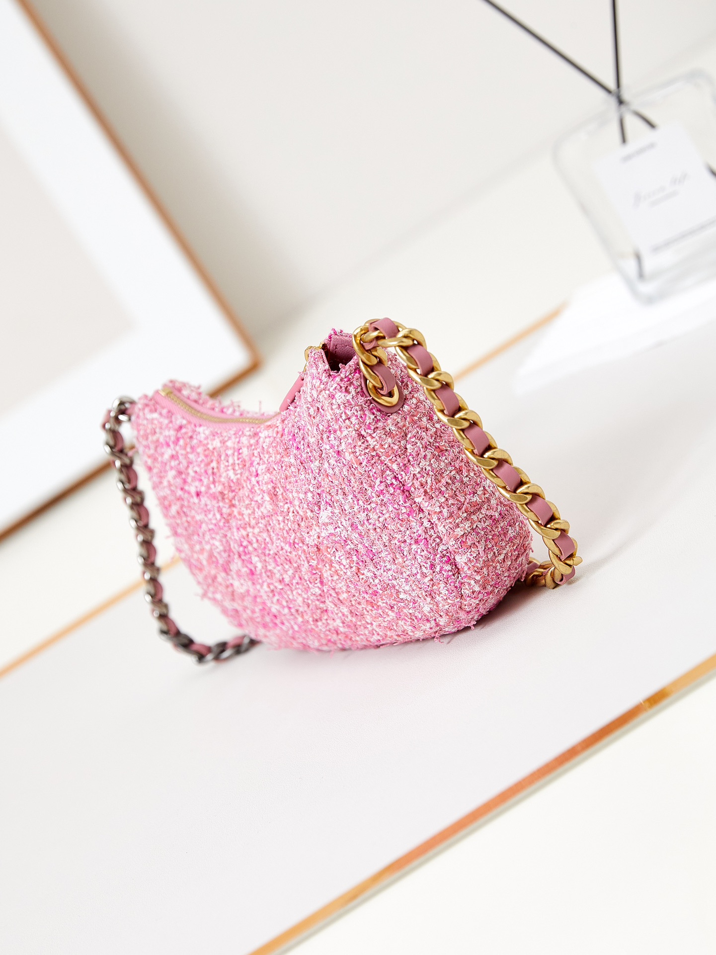 [TOP] CHANEL Woolen Hobo Bag 13x20x4.5cm - Pink