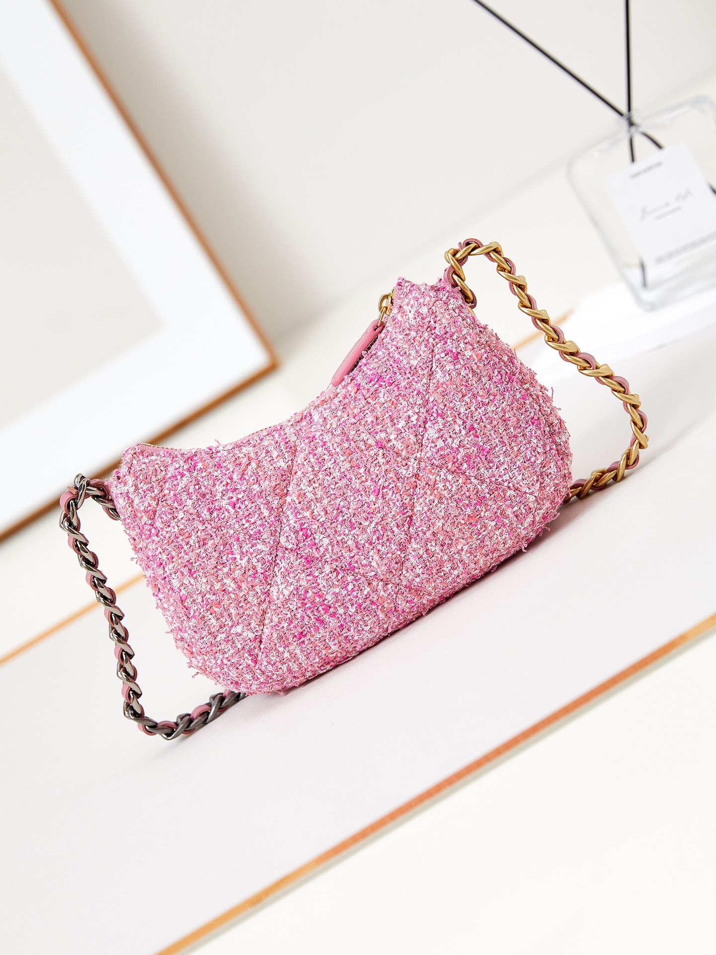 [TOP] CHANEL Woolen Hobo Bag 13x20x4.5cm - Pink