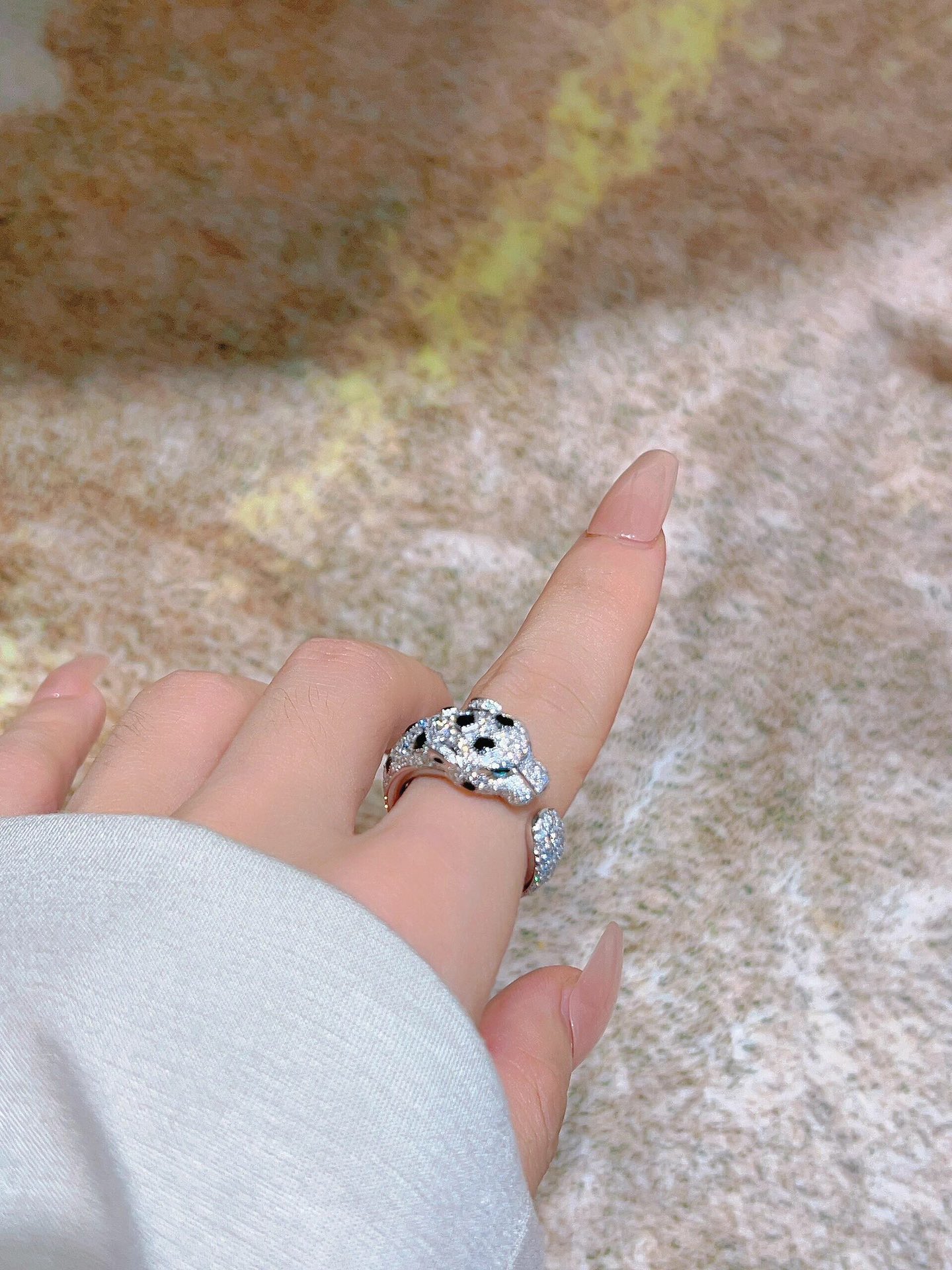 [TOP] Cartier Leopard Head Ring With Diamond