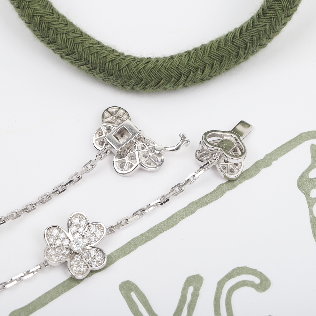 [TOP] Van Cleef & Arpels VCA 5 Flowers Bracelet - Sliver