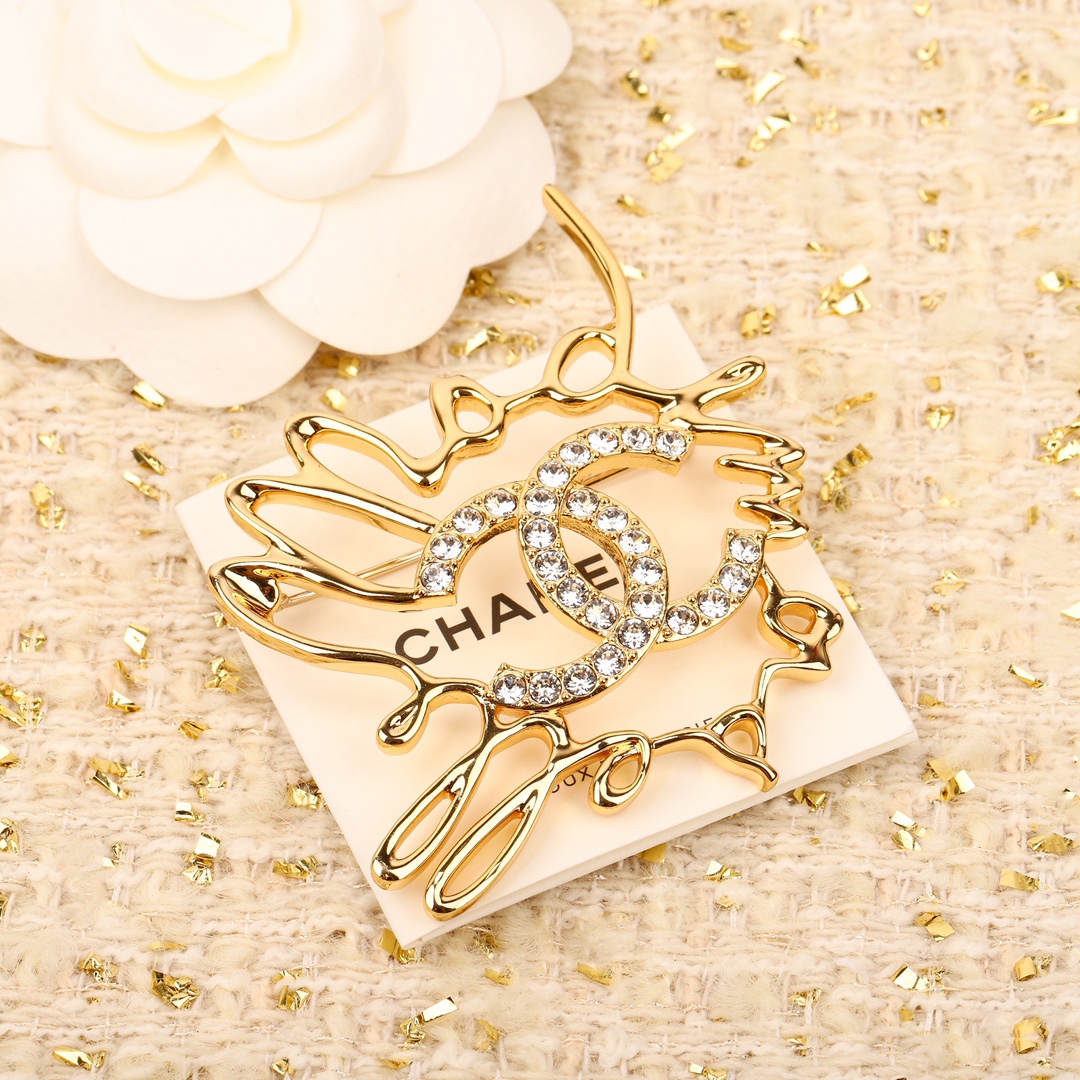 [TOP] CHANEL Vintage Cursive Script Letters Brooch