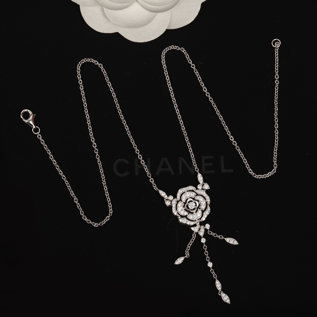[TOP] CHANEL Camellia Necklace