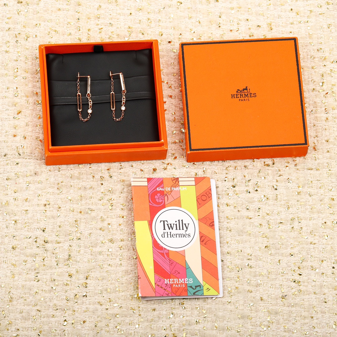 [TOP] HERMES Pig Nose Diamond Earrings