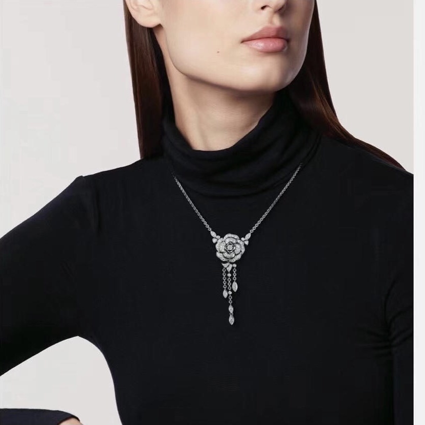 [TOP] CHANEL Camellia Necklace