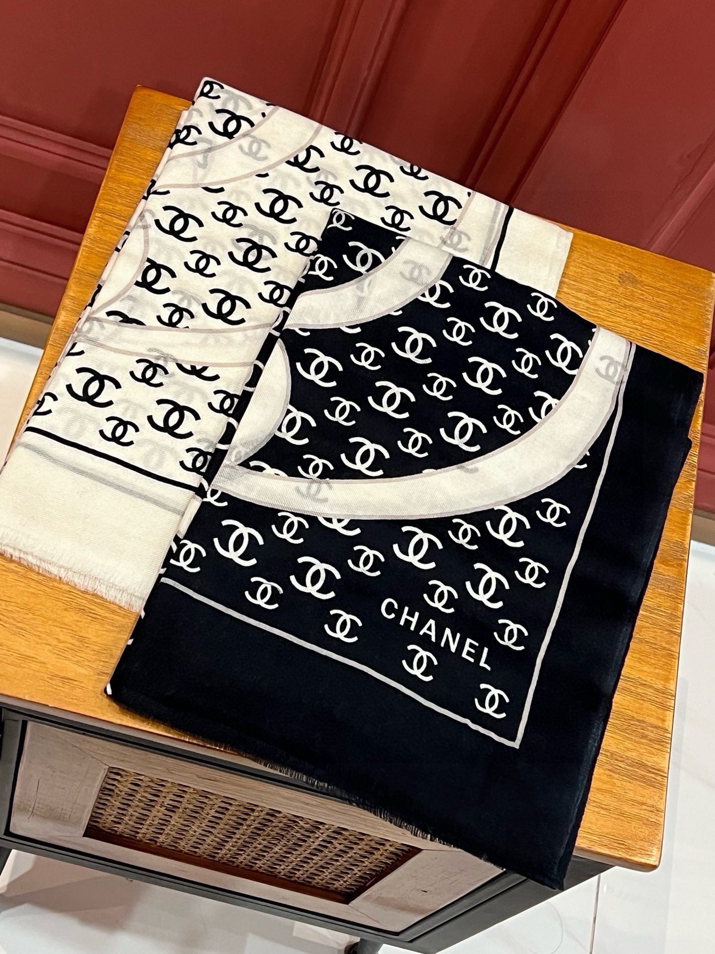 [TOP] CHANEL Cashmere Scarf 100x200cm-2 Colors