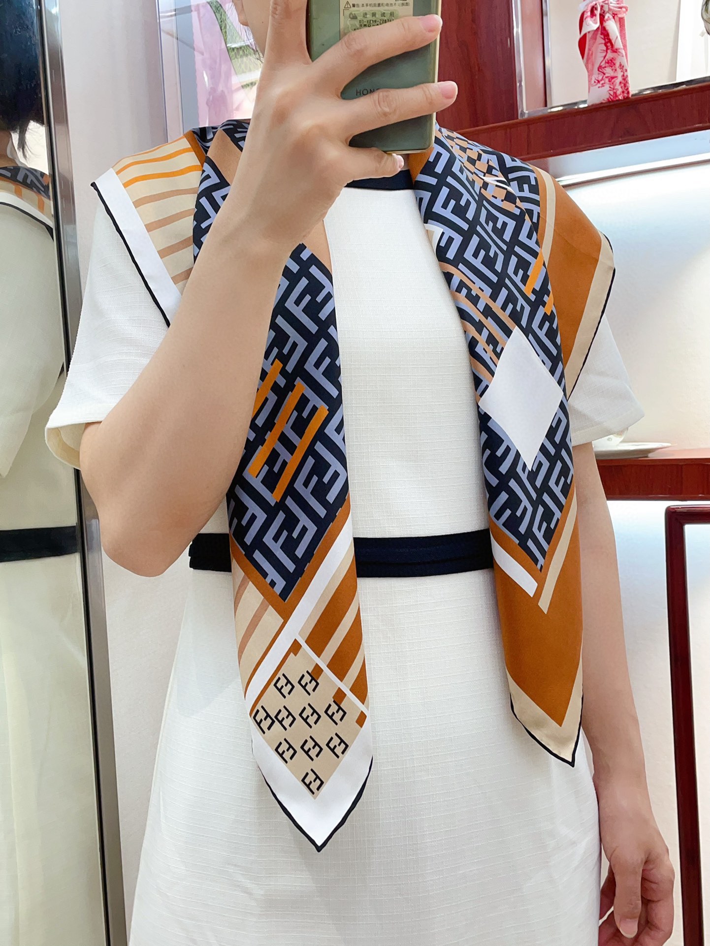 [TOP] FENDI FF Square Scarf 90 x 90 cm - 2 Colors