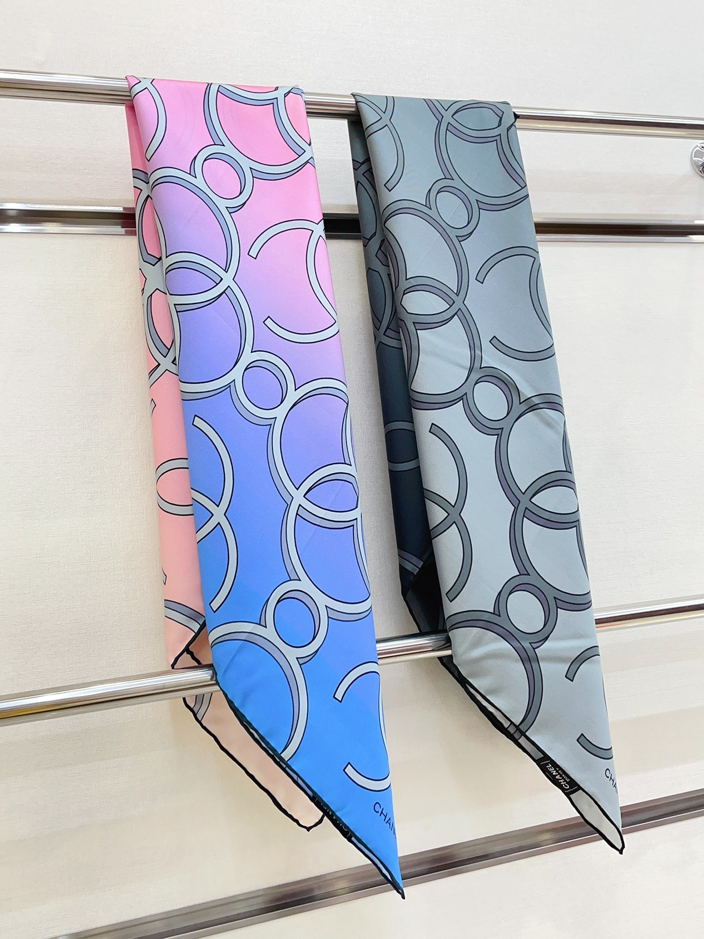 [TOP] CHANEL Silk Scarf 90 x 90 cm-2 Colors