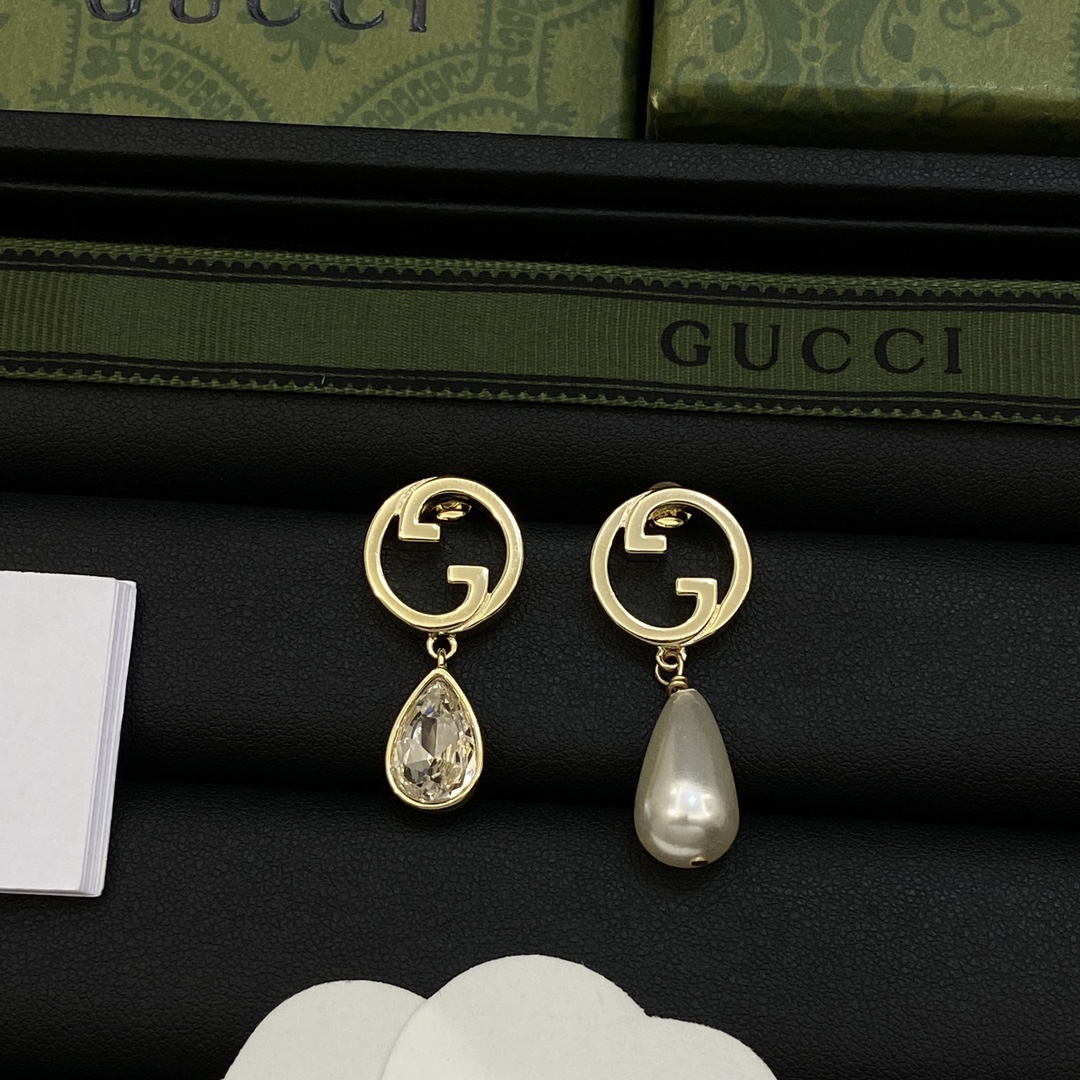 [TOP] GUCCI  Pendant Earrings