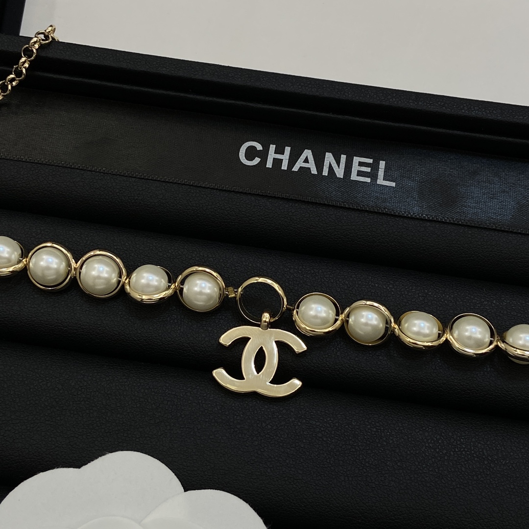 [TOP] CHANEL Pearl CC Necklace