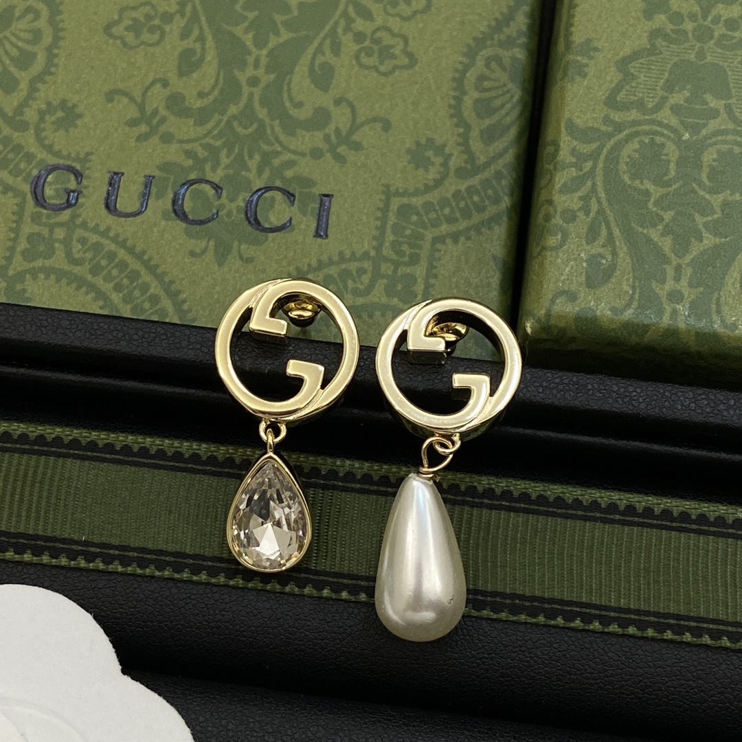 [TOP] GUCCI  Pendant Earrings