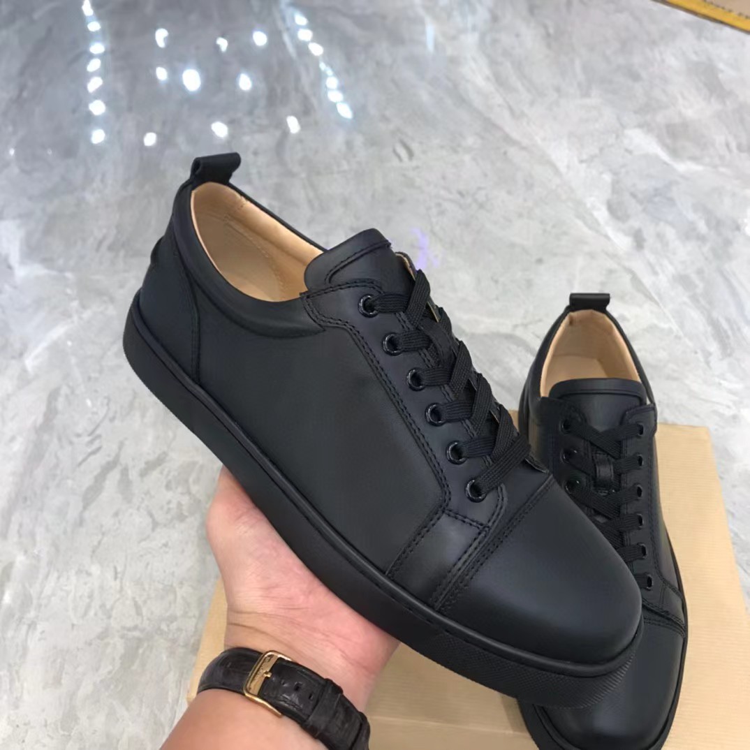 [TOP] Christian Louboutin Sneaker-2 Colors