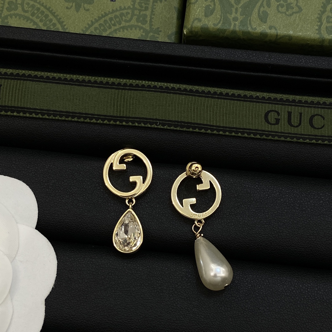 [TOP] GUCCI  Pendant Earrings