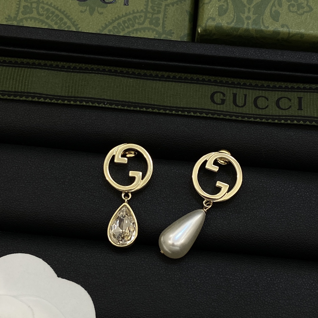 [TOP] GUCCI  Pendant Earrings