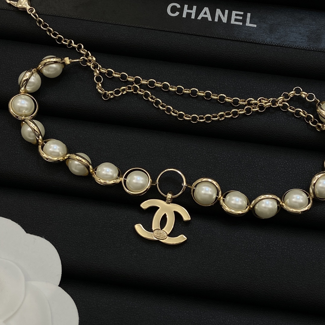 [TOP] CHANEL Pearl CC Necklace
