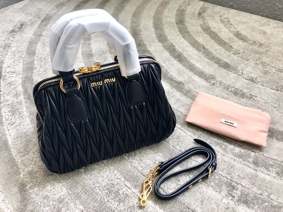 [TOP] Miu Miu Classic Jacquard Embossed Lambskin Bags 28x20x15cm/33X22X14cm - Black - 2 Colors