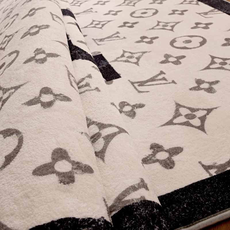 [TOP] Louis Vuitton LV Spun Cashmere Carpet