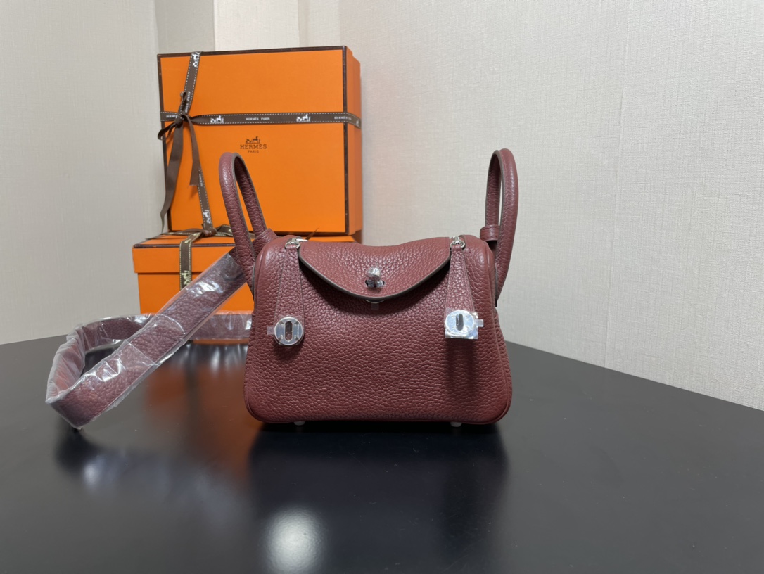 [TOP] HERMES Mini Lindy Taurillon Clemence Leather 19 CM - Bourgogne & GHW/SHW